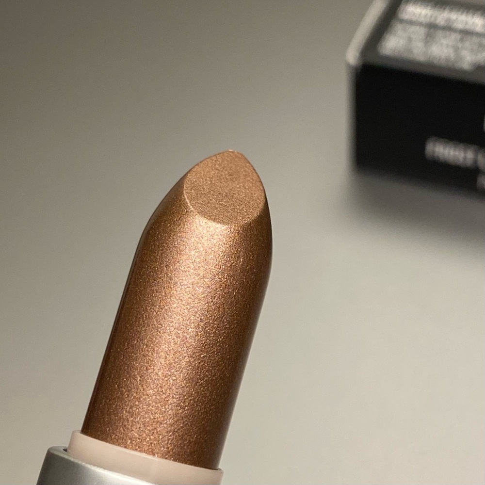 MAC ICON Lipstick ~ frost 326 - Picture 2 of 11